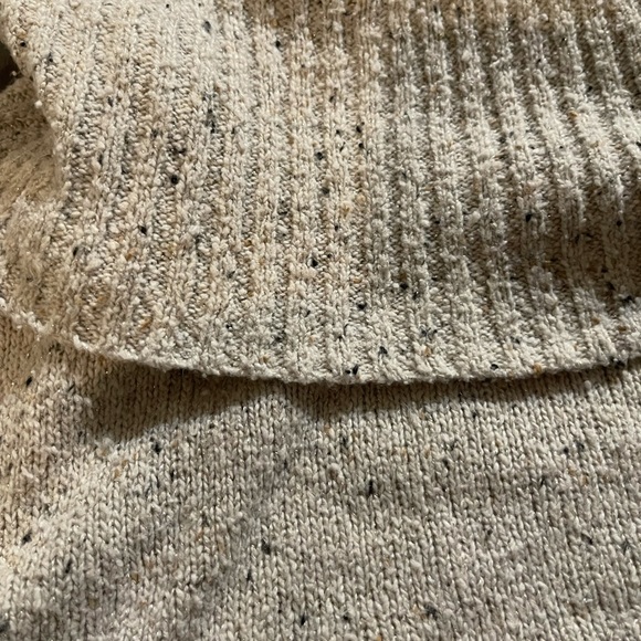 Cozy neutral Cowl-neck Sweater - Picture 2 of 5